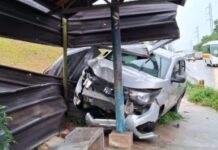 Carro desgovernado invade parada de ônibus e assusta moradores na zona leste de Manaus
