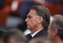 PF encontra pouco material em pen drive de Bolsonaro e concentra apuração em celular