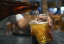 Happy Hour na Berlinda: Tarifaço dos EUA Pode Encarecer Visita aos Bares