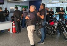 Gaeco cumpre mandados contra policiais em operação contra milícia em Manaus