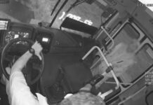 Vídeo: Motorista de ônibus é esfaqueado durante tentativa de assalto