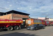 Incêndio destrói galpão de loja de roupas na Zona Norte de Manaus