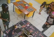 Dupla armada assalta pastelaria e rende clientes na Cidade Nova