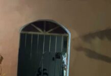 Homem é flagrado agredindo a própria mãe em Manaus