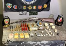 Dupla é presa com drogas e armas em operação da PM na Base Arpão 2
