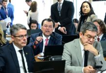 CCJ do Senado rejeita “PEC da Blindagem” com voto e articulação de Eduardo Braga
