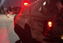Assassinos deixam bilhete ao lado de homem espancado até a morte em Manaus