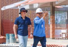 Prefeito David Almeida vistoria fase final do Residencial Carlos Braga, que vai atender 576 famílias em Manaus