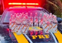 PRF apreende cachaça venezuelana transportada ilegalmente na BR-174, em Manaus