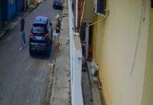 Criminosos arrombam carro e roubam mala em Manaus; vítima pede ajuda