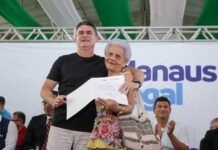 Prefeito David Almeida entrega 400 registros de imóveis e avança na regularização fundiária do Santa Luzia