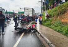 Motociclista morre após colisão com caminhão na avenida Torquato Tapajós, em Manaus
