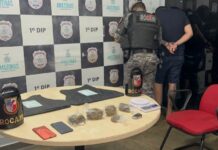 ROCAM prende homem com drogas e coletes balísticos da PM em Manaus