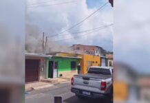 VÍDEO: Casa pega fogo no Mutirão e fumaça assusta moradores da zona norte de Manaus