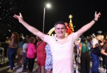 Prefeito David Almeida entrega balsa natalina e leva maior Natal flutuante da história a 45 comunidades ribeirinhas