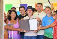 Prefeito David Almeida assina ordem de serviço para pavimentar ramal Água Branca 2 e amplia maior ciclo de obras na zona rural de Manaus