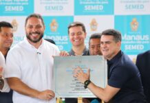 Prefeito David Almeida entrega escola revitalizada e anuncia pacote histórico de valorização na educação de Manaus