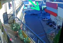 Câmera flagra colisão entre motociclistas na avenida Cosme Ferreira, em Manaus