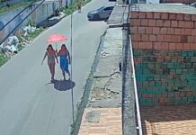VÍDEO! Mãe e filha são assaltadas por homem armado com faca em rua de Manaus