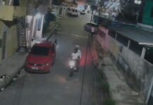 VÍDEO: dupla em moto assalta pedestre e ameaça casal com arma no bairro Betânia, em Manaus