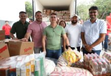 Prefeito David Almeida coordena envio de 29 toneladas de merenda para escolas ribeirinhas de Manaus