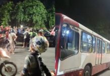 VÍDEO! Suspeito é agredido por moradores após tentativa de assalto em ônibus de Manaus