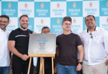 Prefeito David Almeida entrega escola reformada no bairro da Paz, em Manaus