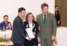 Prefeito em exercício Renato Junior assina termo de compromisso do programa inédito de educação do TCE-AM