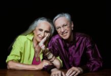 Caetano Veloso e Maria Bethânia vencem Grammy 2026 com álbum gravado ao vivo