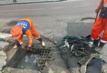 Prefeitura de Manaus reforça serviços de limpeza e desobstrução de caixas coletoras no bairro Petropólis