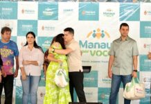 David Almeida entrega 400 kits do programa “Mãe Manauara” a gestantes em Manaus