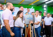 David Almeida reinaugura Cmei na zona Norte e destaca meta de alfabetização até o 2º ano