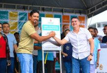 Prefeito entrega nova feira do Mundo Novo e anuncia plantio mecanizado de café em Manaus