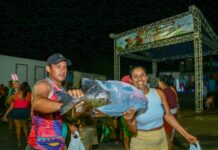 Prefeitura de Manaus distribui 10 toneladas de peixe para famílias da zona Leste