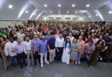 Prefeito David Almeida dá posse a mil novos servidores da educação em Manaus
