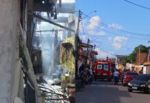 Morador fica ferido após incêndio na rua Fluminense no bairro Cidade de Deus zona norte de Manaus