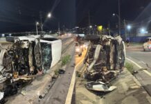 Motorista perde controle, destrói barraca e fica preso às ferragens após colisão na avenida Torquato Tapajós, em Manaus