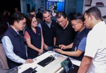 Eduardo Braga visita fábrica da Samsung no Polo Industrial de Manaus