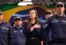 Débora Menezes destaca importância do Hino Nacional e defende formação cívica nas escolas