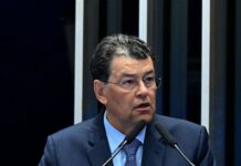 Eduardo Braga faz denúncia no Ministério Público sobre ONG que tenta travar avanço da BR-319