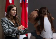 Débora Menezes apresenta projeto para proteger quem denuncia violência contra crianças no Amazonas