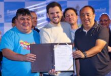 Renato Junior assina 1ª ordem de serviço como prefeito e anuncia revitalização no loteamento Castanheira