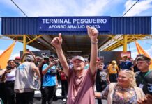 Eduardo Braga entrega dois terminais pesqueiros e vistoria obras de saúde e infraestrutura em Itacoatiara no aniversário de 152 anos do município