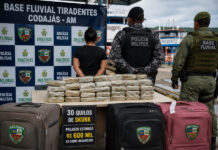 MULHER É PRESA COM 30 QUILOS DE SKUNK DURANTE OPERAÇÃO FLUVIAL NO AMAZONAS