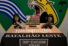 PM apreende pistolas e mais de 130 trouxinhas de oxi no Jorge Teixeira