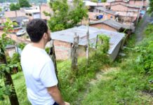 Prefeito Renato Junior determina construção de escada de acesso na Zona Norte de Manaus