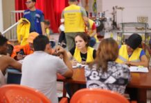 Prefeitura de Manaus mobiliza secretarias para suporte a 58 famílias após incêndio no São Jorge