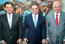 Renato Junior prestigia posse de Roberto Cidade e defende união entre Prefeitura e Governo do AM