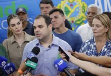 Em homenagem às mães, governador Roberto Cidade antecipa pagamento do Auxílio Estadual do mês de maio