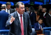 Eduardo Braga reage a vídeo com ataques à Zona Franca e defende trabalhadores do Amazonas